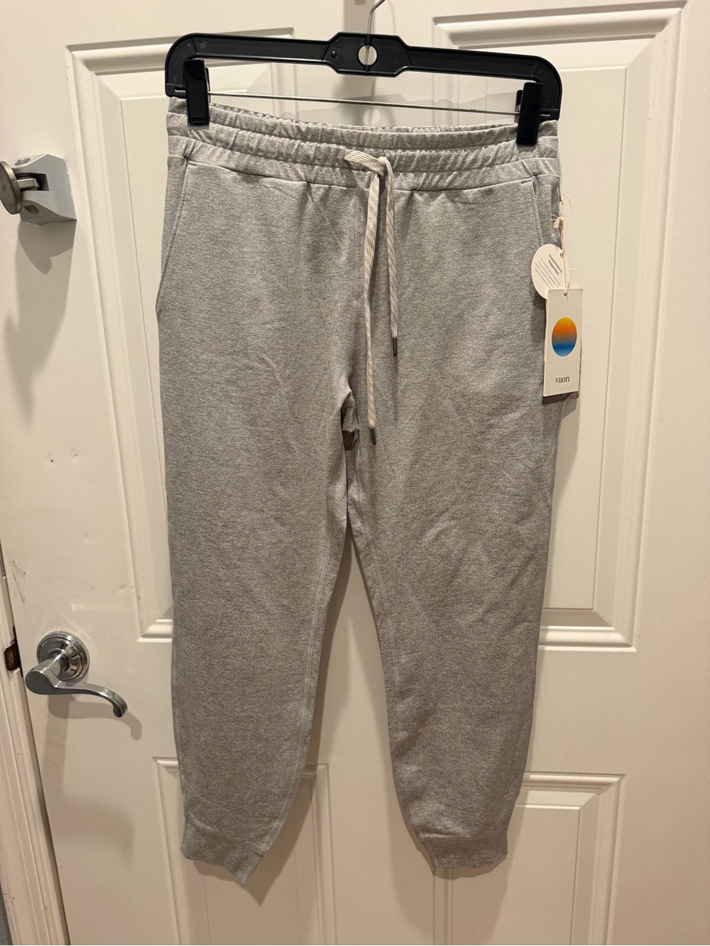 Vuori WOMEN'S XS
PERFORMANCE JOGGER *PALE
GREY HEATHER - Picture 3 of 5